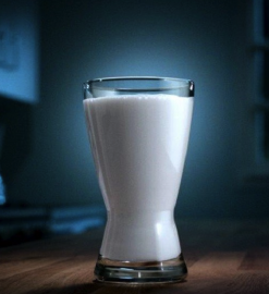 Manfaat Susu: 6 Keunggulan Dikonsumsi Rutin Saat Malam Hari